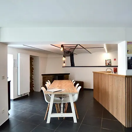 Charming House Near *